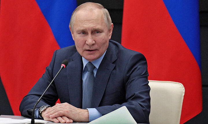 Πούτιν: Aπαγορεύει τις εξαγωγές ρωσικού πετρελαίου σε κράτη που υιοθέτησαν το πλαφόν
