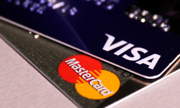  Visa και Mastercard σχεδιάζουν αύξηση των χρεώσεων πιστωτικών καρτών
