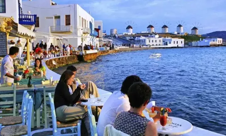 Bloomberg: 800 δισ. θα φέρει φέτος ο τουρισμός στην Ευρώπη – Πάντα «hot» η Ελλάδα
