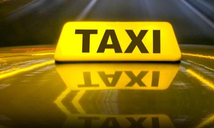 Yποχρεωτική η σήμανση στα ταξί για τις πληρωμές με κάρτα - Πρόστιμο 1.000 ευρώ σε όσους δεν έχουν