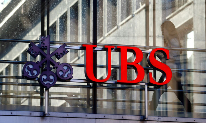 UBS: Ισχυρή ανάπτυξη την επόμενη διετία για την ελληνική οικονομία - Χρέος κάτω από το 140% το 2026