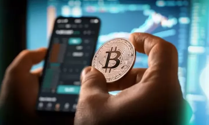 Το Bitcoin έσπασε το φράγμα των 105.000 δολαρίων για πρώτη φορά