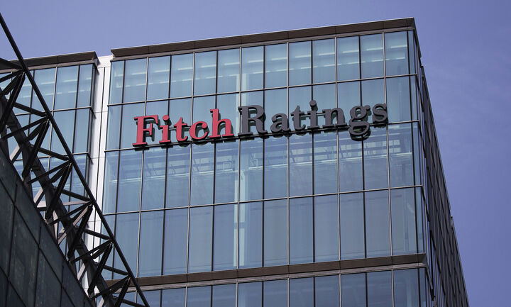 Fitch: Εχουν γυρίσει σελίδα οι ελληνικές τράπεζες - Θετικές οι προοπτικές για το 2025