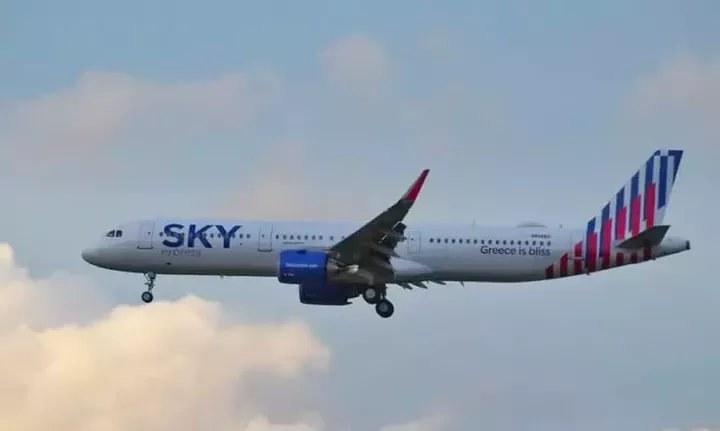 SKY express: Δωρεάν εισιτήρια για παιδιά και εκπαιδευτικούς, από Σαντορίνη προς Αθήνα