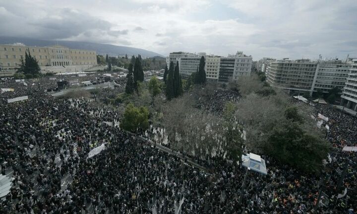 Μεγαλειώδεις συγκεντρώσεις σε όλη τη χώρα για την Τραγωδία των Τεμπών 