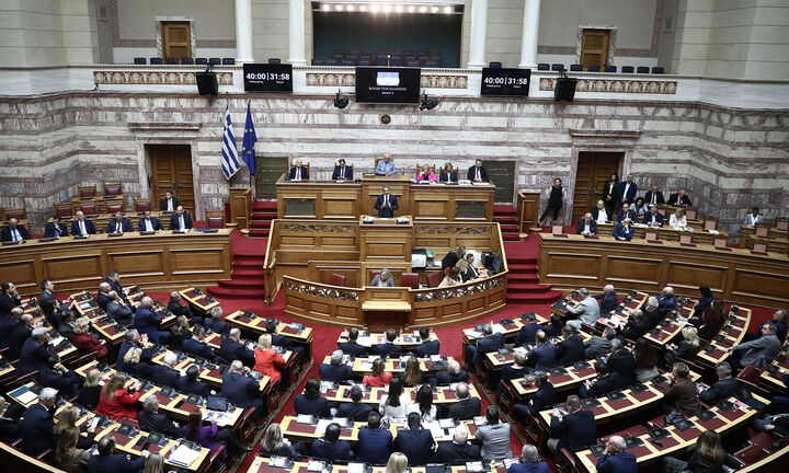 Ξαναχτύπησαν οι 11 "γαλάζιοι" βουλευτές - Ερώτηση σε Παπασταύρου για τις τιμές στο ρεύμα