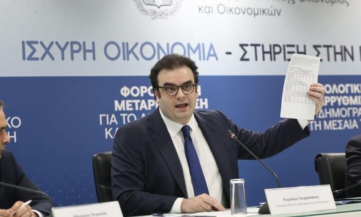 Μείωση συντελεστών: Πόσα κερδίζουν 4 εκατ. φορολογούμενοι – Παραδείγματα και πίνακες