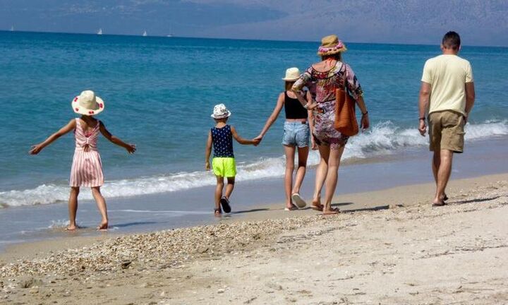 «Μαχαίρι» και στις διακοπές βάζουν οι Έλληνες - Η ακρίβεια έχει εκτοξεύσει τις τιμές