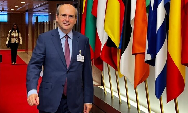 Χατζηδάκης: Έως το τέλος έτους η αποεπένδυση στις τράπεζες - Στα 800.000 ευρώ η Golden Visa