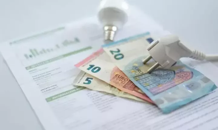 Ηλεκτρικό ρεύμα: Σταθερή στο 1