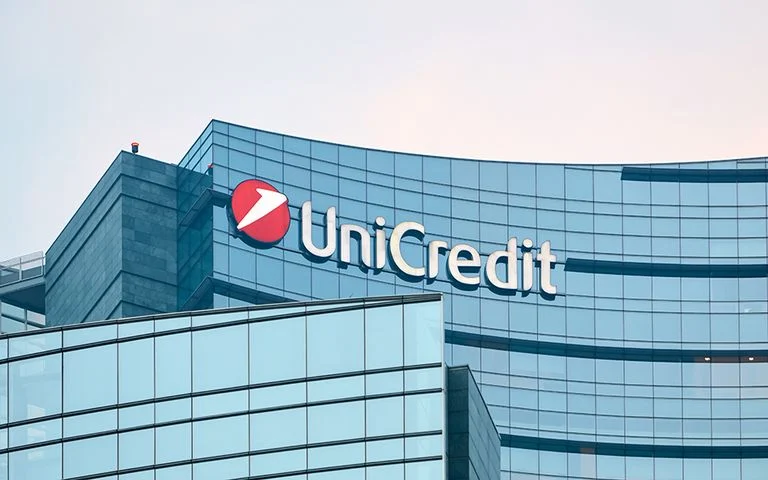 Προσφορά ύψους περίπου 35 δισ. ευρώ υπέβαλε η UniCredit για την εξαγορά της Commerzbank