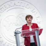 Η παγκόσμια οικονομία μπαίνει σε περίοδο παρατεταμένης αβεβαιότητας, με αυξημένο πληθωρισμό και επιβράδυνση της ανάπτυξης