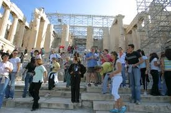 TτΕ: Πλεόνασμα 10,1 δις στο ταξιδιωτικό ισοζύγιο το 2013