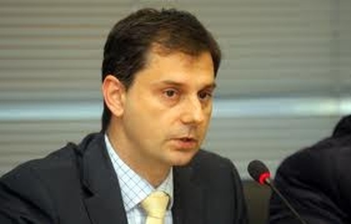 Θεοχάρης: Διαγράψτε τις ψευδείς αιτήσεις για το κοινωνικό μέρισμα