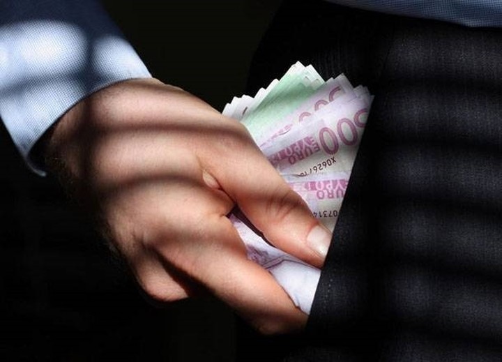 O αστρολόγος με τα εκατομμύρια και άλλες 55 τρελές ιστορίες φοροδιαφυγής