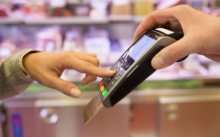 Έξτρα επιβράβευση για ψώνια με κάρτα την περίοδο των Χριστουγέννων