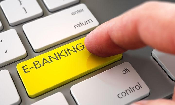 Απολύσεις στις τράπεζες λόγω... e- banking