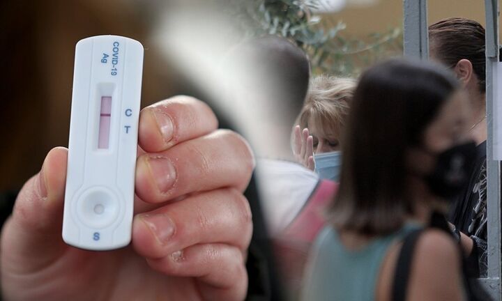 Στα ράφια των σουπερμάρκετ το self test - Μονό τεστ για μαθητές & εκπαιδευτικούς από τη Δευτέρα