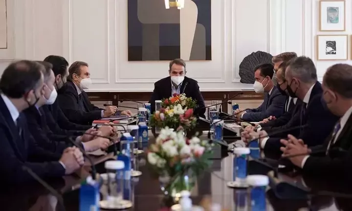 Συνάντηση Μητσοτάκη με το νέο προεδρείο της ΕΣΕΕ