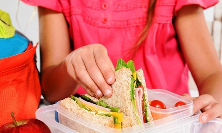 Υπ. Εργασίας: Συνεχίζεται κανονικά η διανομή των σχολικών γευμάτων