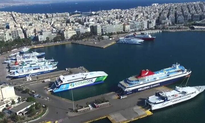 Ακτοπλοϊα: Χωρίς πλοία την Τρίτη - 24ωρη απεργία από πέντε σωματεία