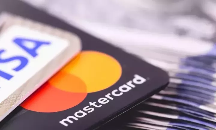 Visa, MasterCard κατά Ηνωμένου Βασιλείου για τις χρεώσεις