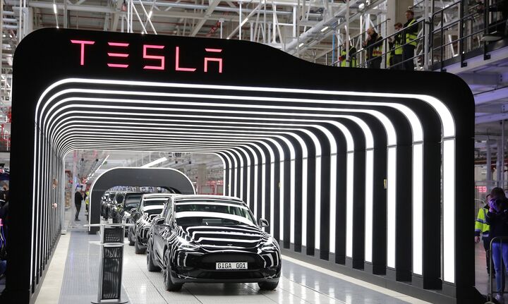 Tesla: Θα κατασκευάσει ηλεκτρικό αυτοκίνητο αξίας 25.000 ευρώ στη Γερμανία